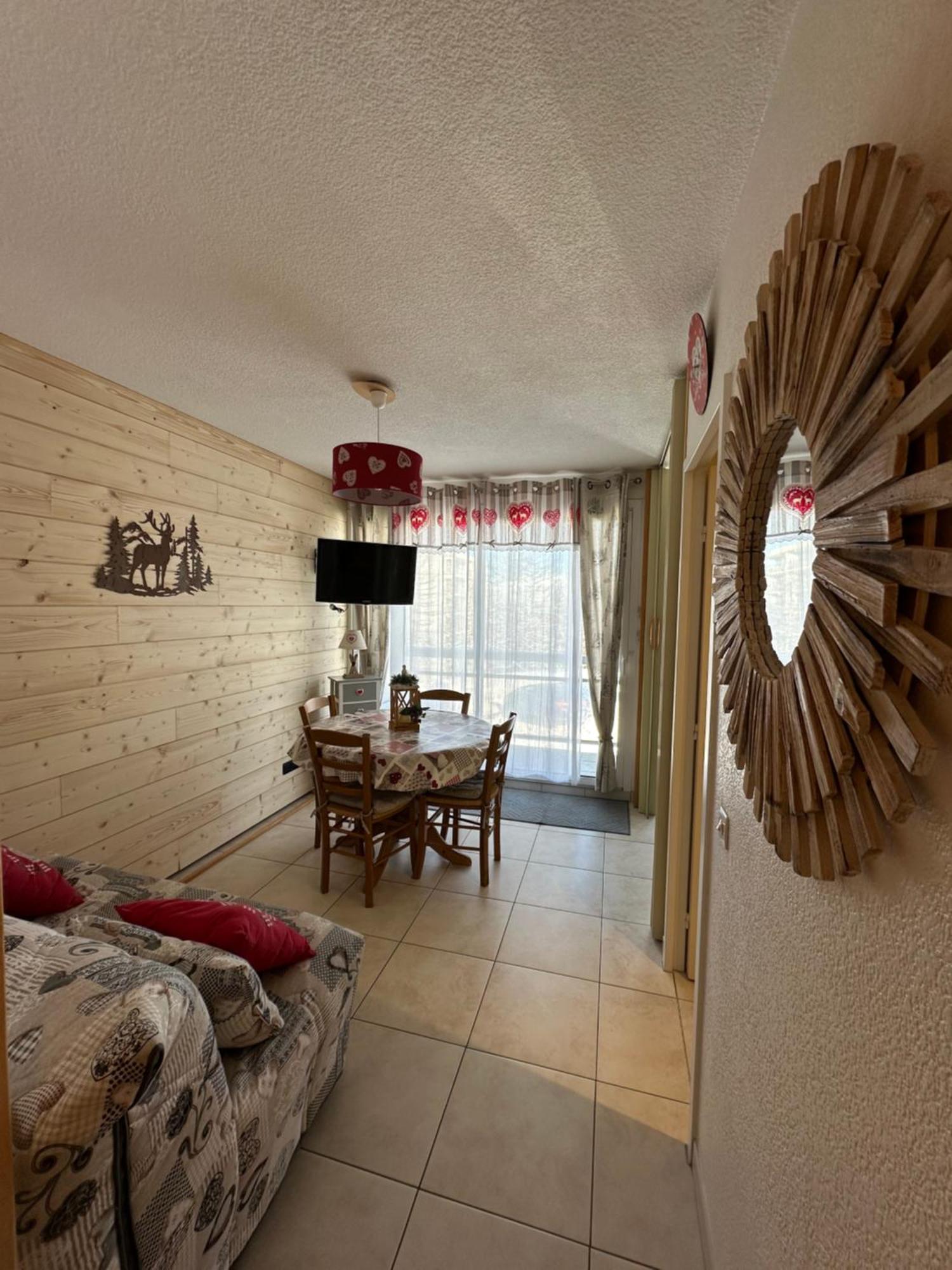 Superbe appartement à 50m des pistes parking privé Fontcouverte-la-Toussuire Exterior foto